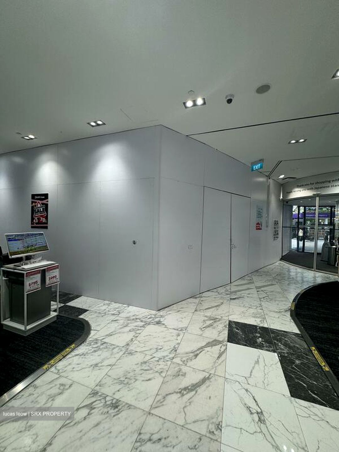 The Heeren (D9), Retail #501840071